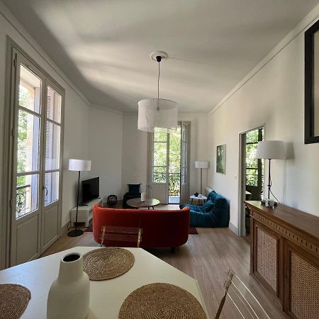 Nimes , Appartement Renove Dans Immeuble Classe. エクステリア 写真
