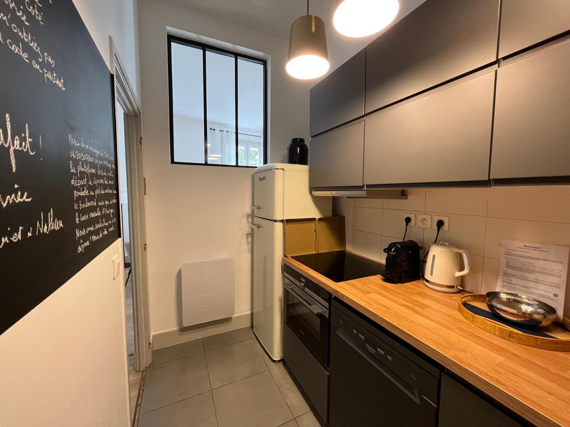 Nimes , Appartement Renove Dans Immeuble Classe. エクステリア 写真