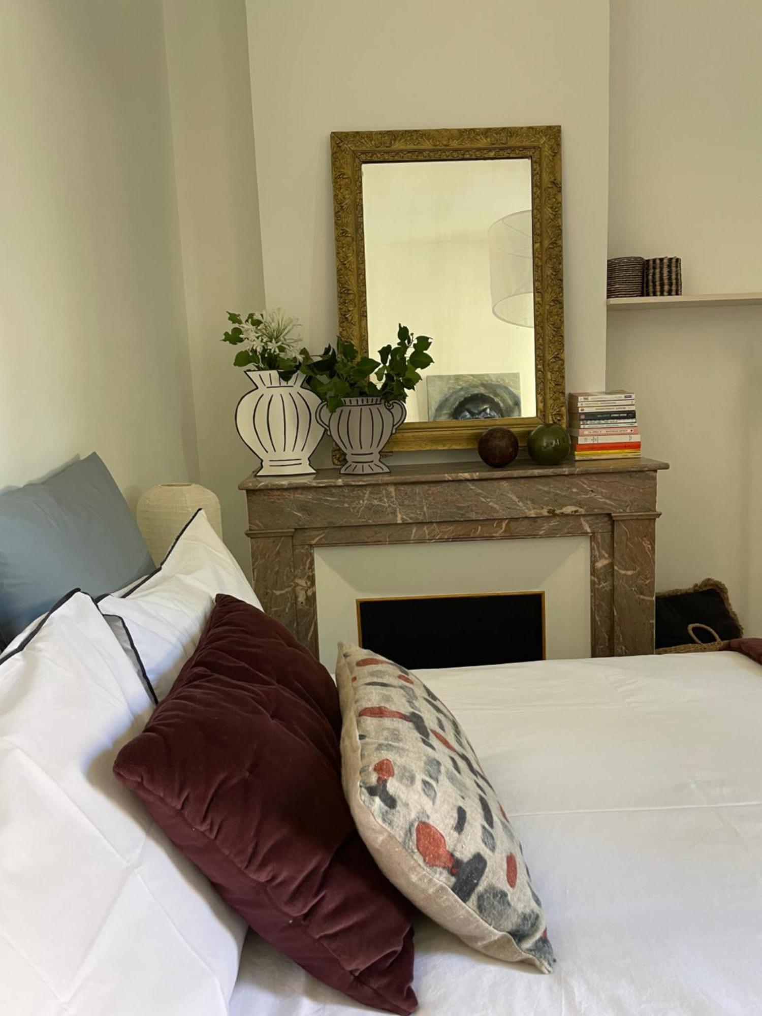 Nimes , Appartement Renove Dans Immeuble Classe. エクステリア 写真
